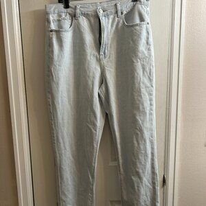 American Eagle Jeans Women's Size 10 Blue Mom Jean High Rise Straight Light Wash